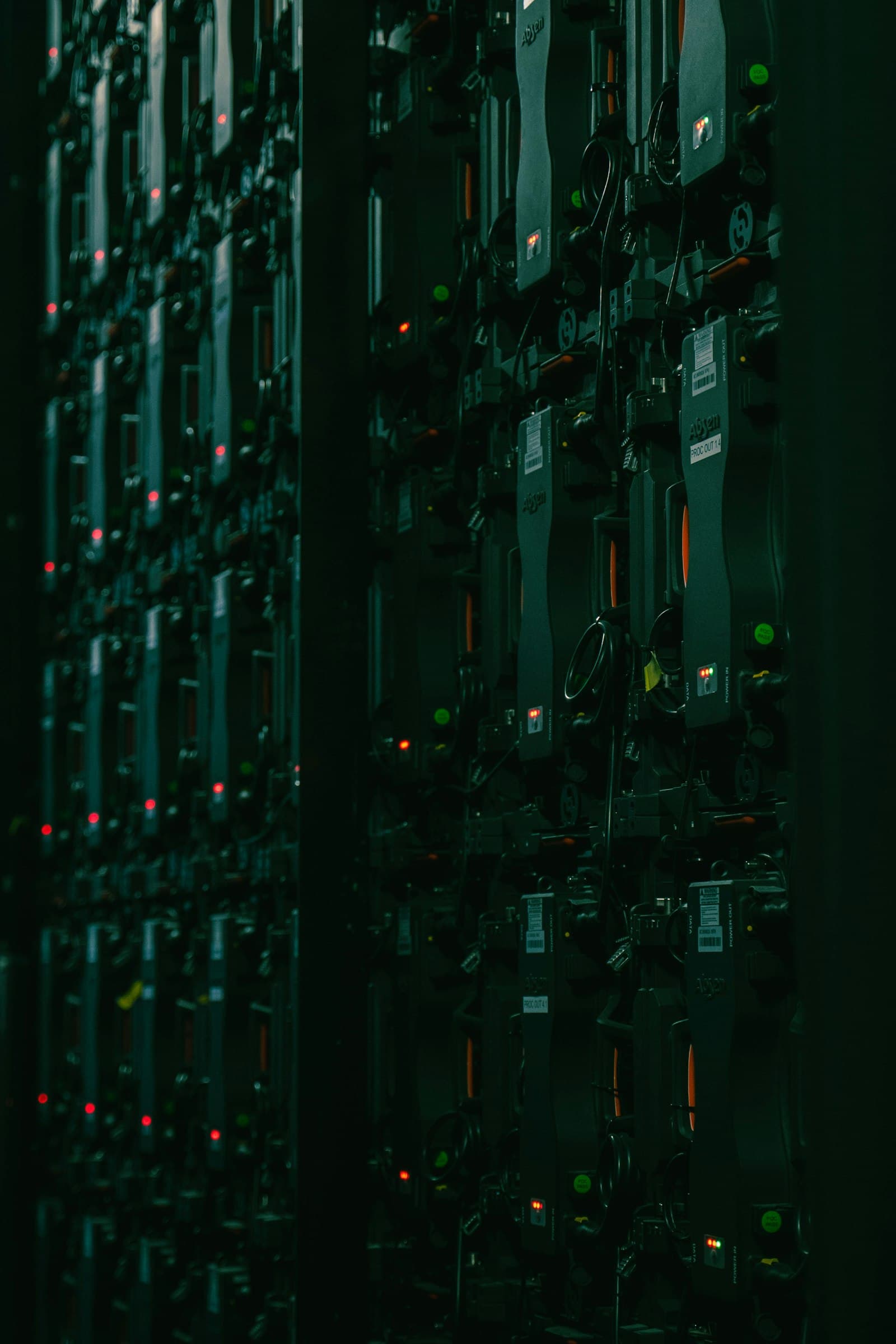 Baies de serveurs en datacenter
